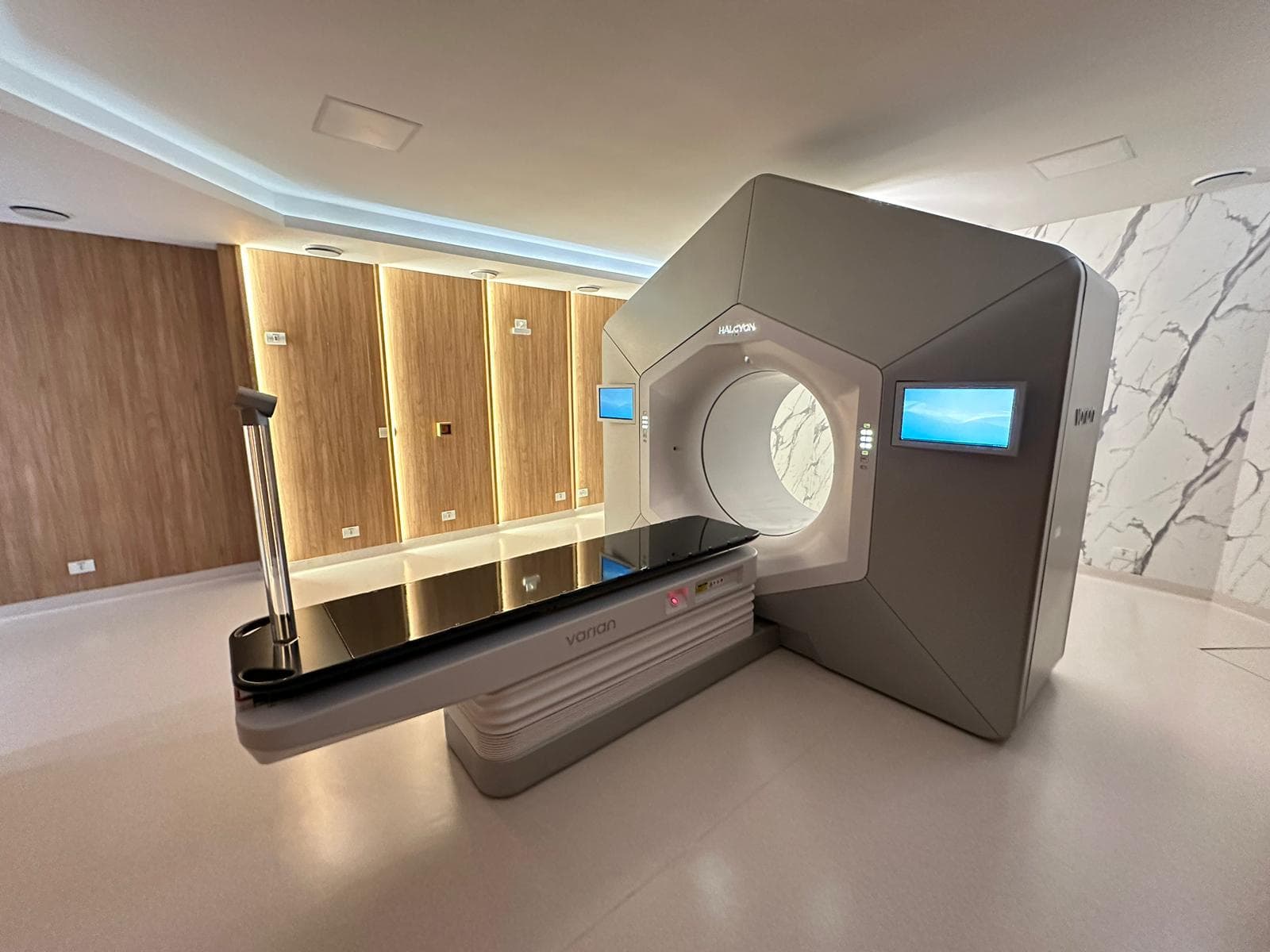 Equipamento Halcyon para tratamento de Radioterapia